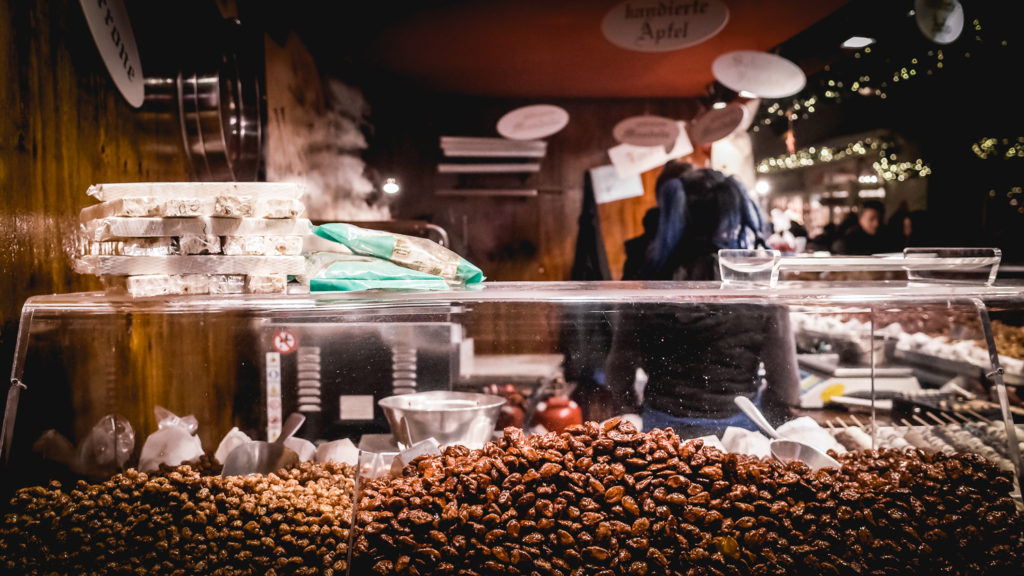 Best Christmas Markets in Berlin mandeln