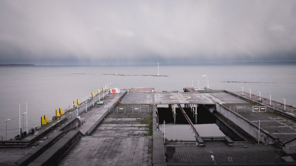 The Linnahall and the sea