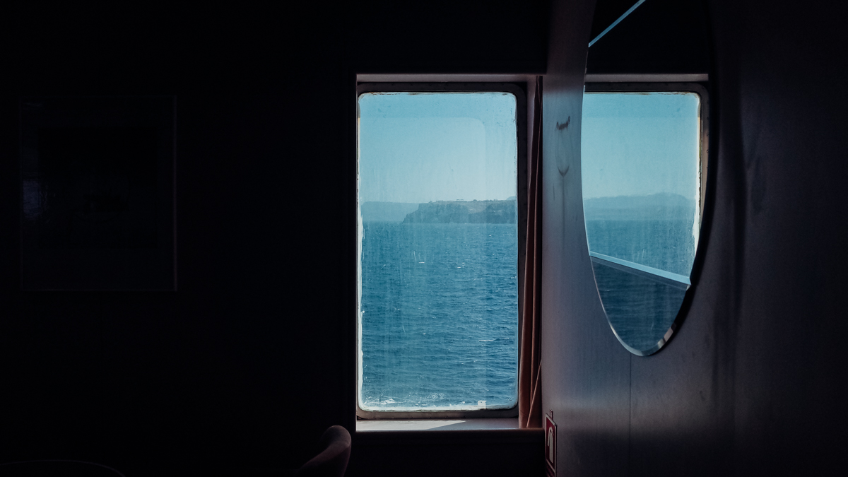 Mirror and the sea