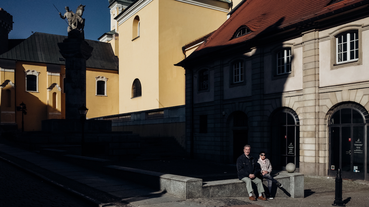 Poznan couple street photography