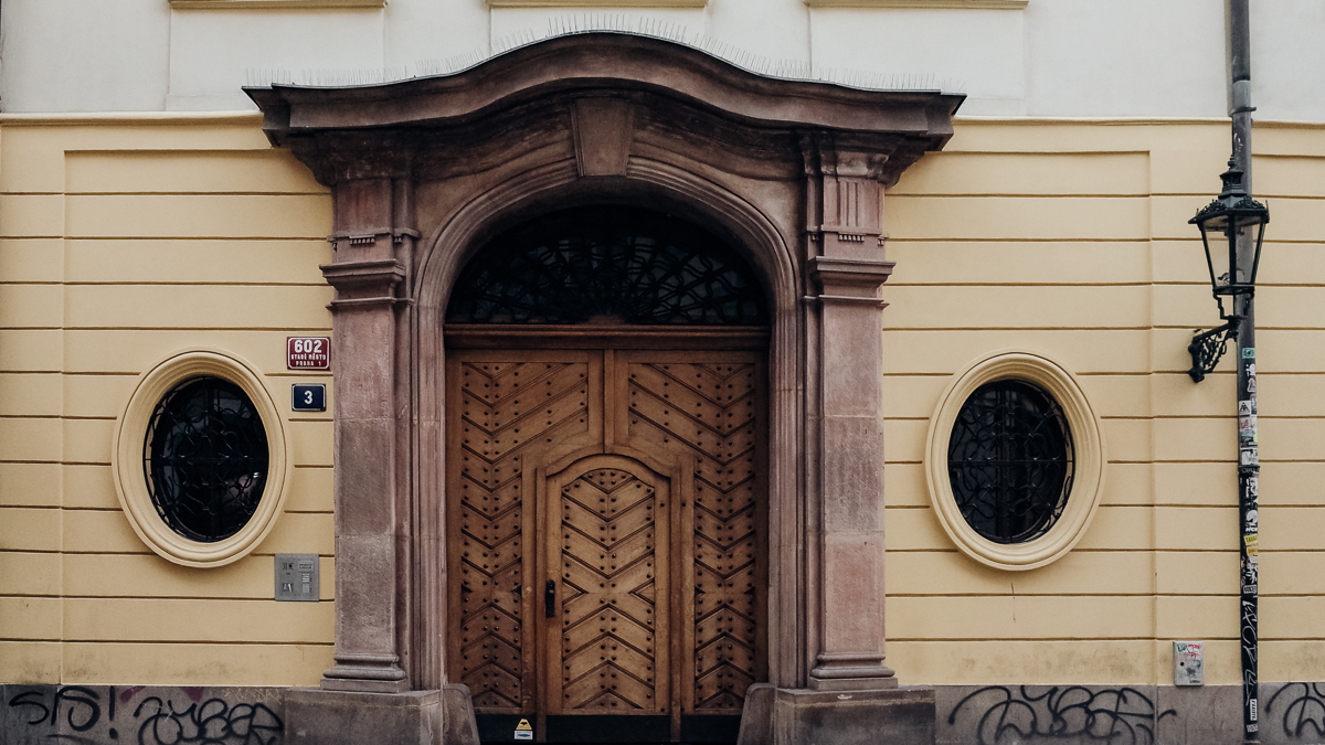 another place that Kafka lived in Prague