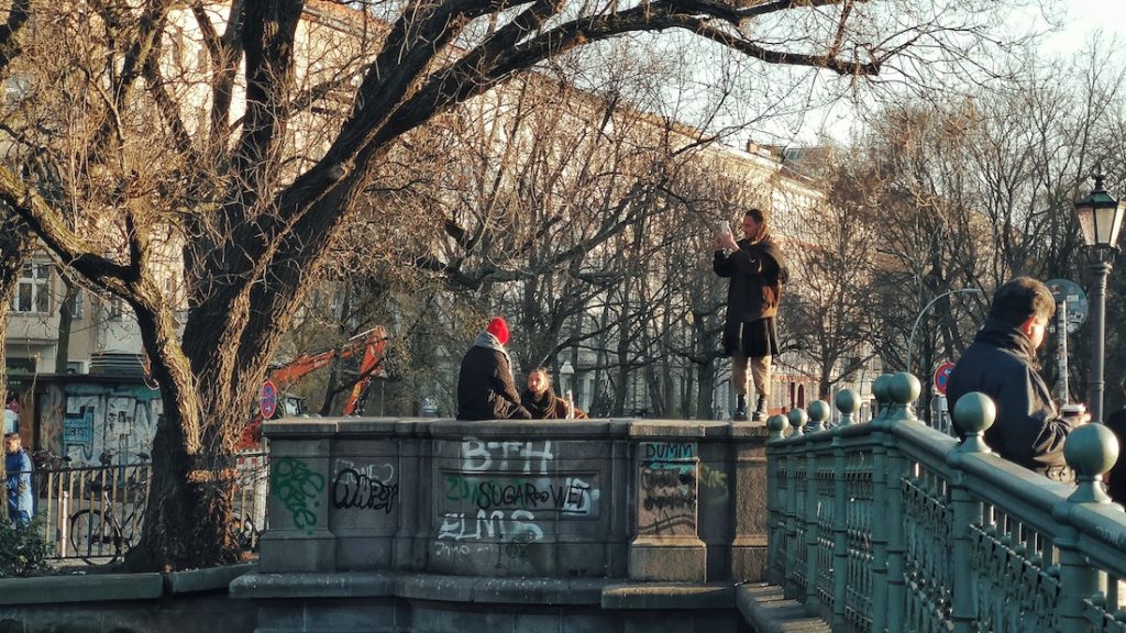Coronavirus Adrmiralbruecke Koyote Berlin