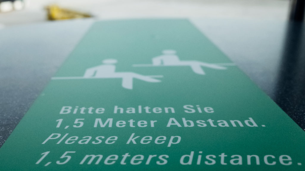 Frankfurt airport social distancing