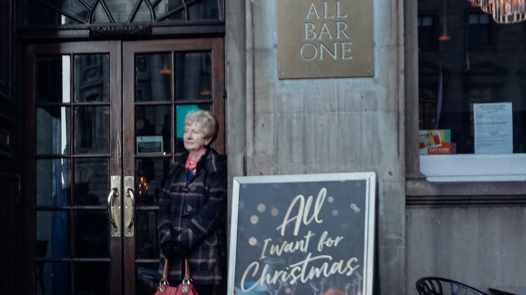 Edinburgh street photography lady at Queen Street