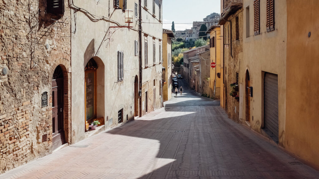 Early morning in San Gimignano travel guide