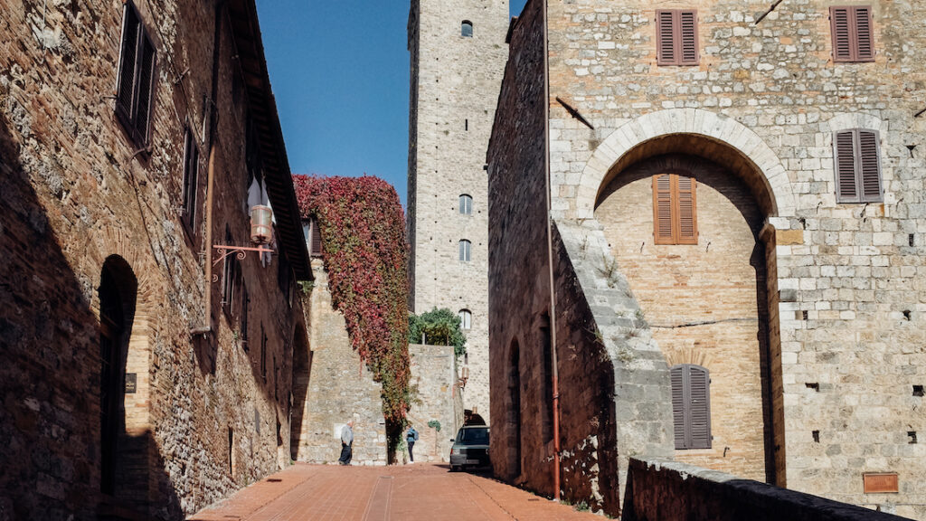 Streets of San Gimignano travel guide