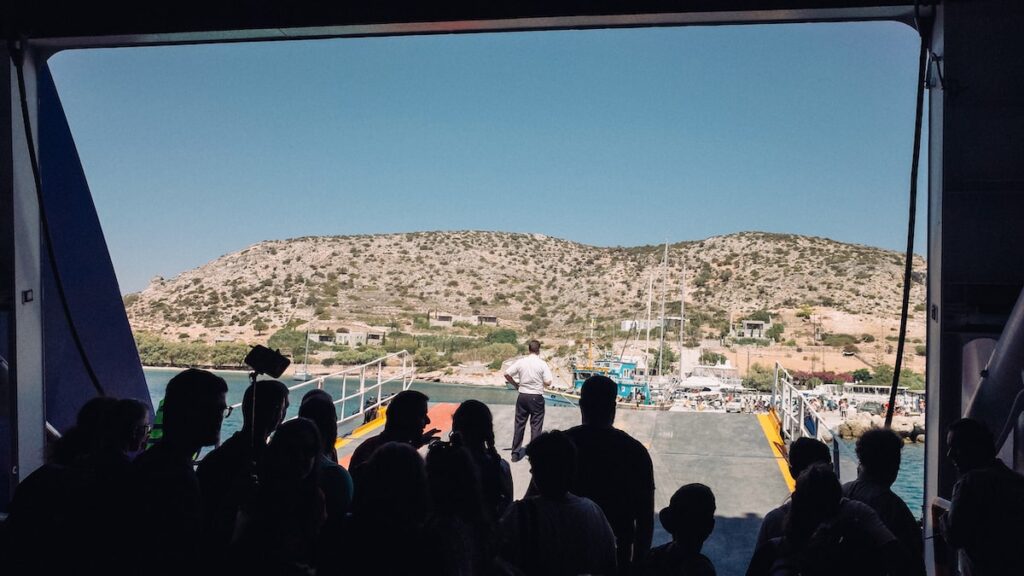 Arriving at the port of Schinoussa
