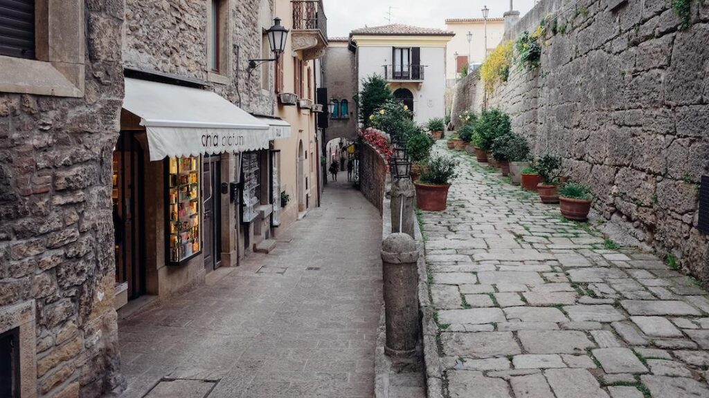 Streets of San Marino travel guide