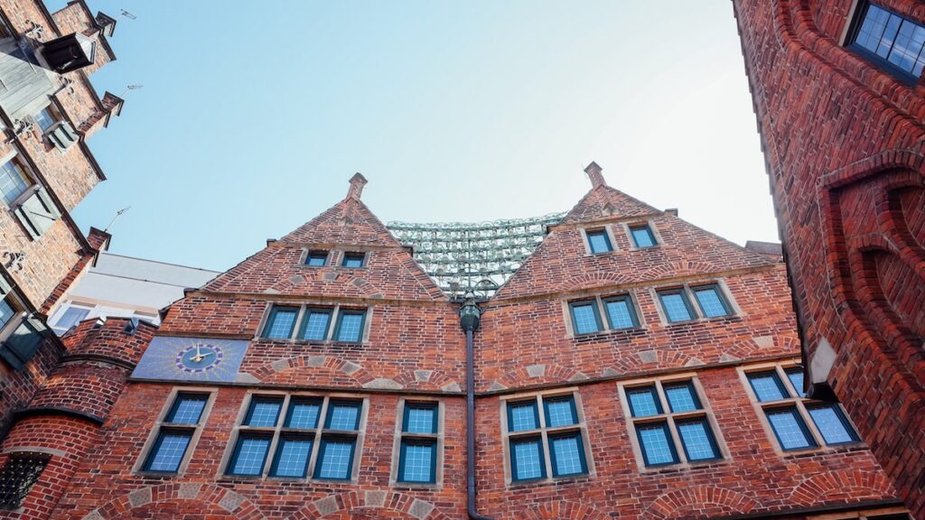 Carillon at Böttcherstraße Glockenspielhaus Bremen