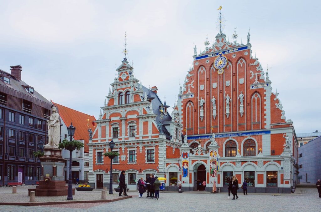 House of Blackheads from the side - things to see in Riga