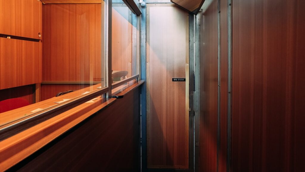 Passport control at the Tränenpalast Berlin