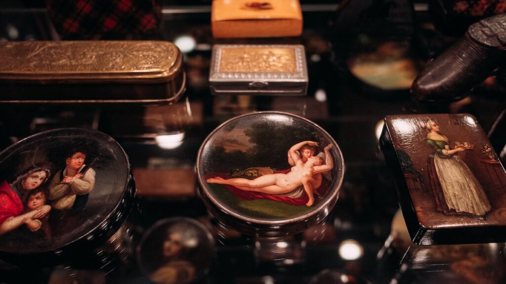 Snuff boxes gifted to the Brotherhood of Blackheads