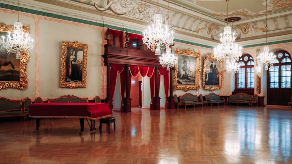 The Great Ballroom in the house of the black heads