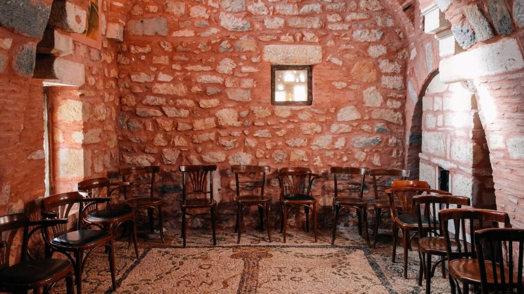 A photo of the interior of Αγια Φωτεινή Μαντίνειας church in Greece.
