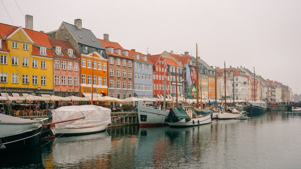 Side view of Nyhavn