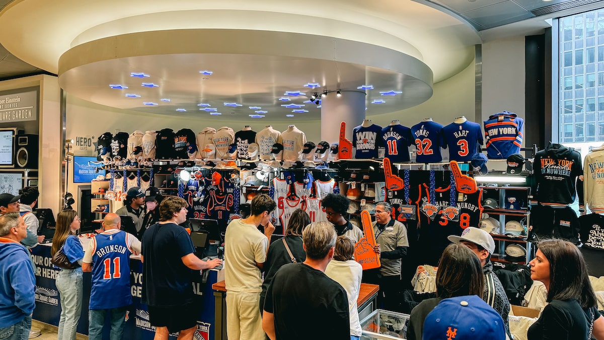 New York Knicks Merchandise at MSG