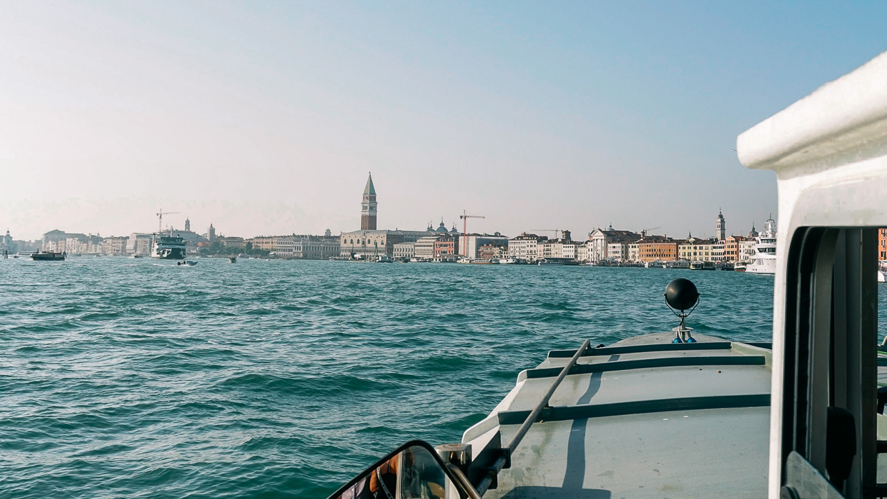 Vaporetto Views of Venice, the best way to discover the city and a must-use during your VEnice itineraries