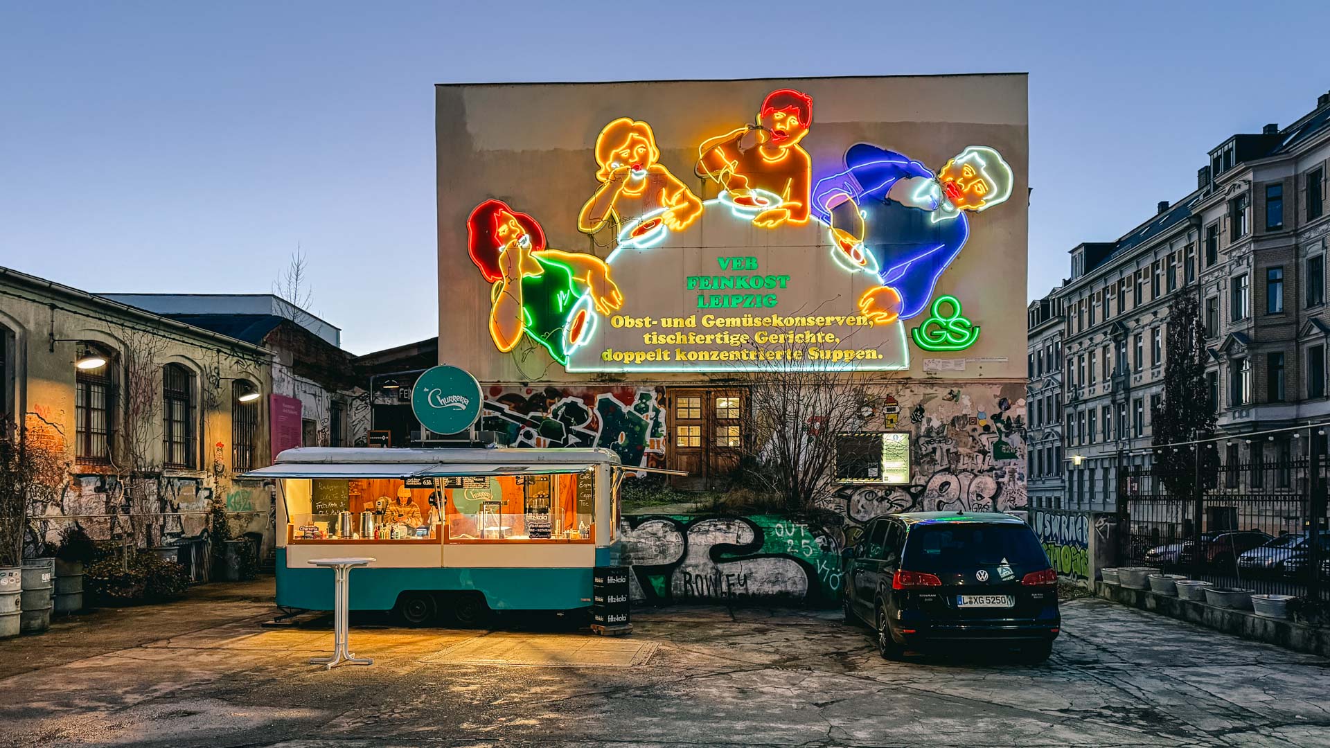 The famous Löffelfamilie neon sign in Leipzig